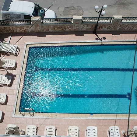 Aparthotel Mandy 2*