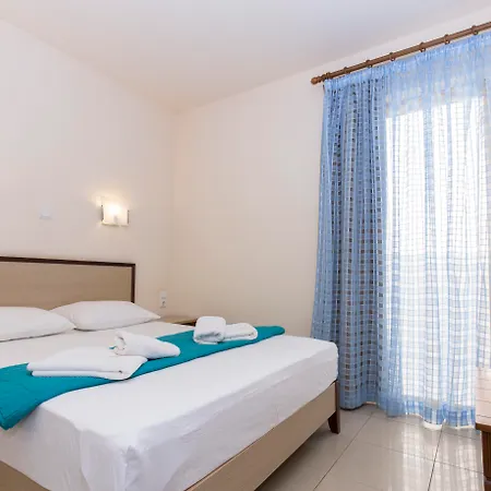 Aparthotel Mandy 2*